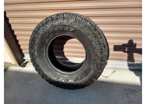 TOYO AT II Open Country 35x12.5 R17LT