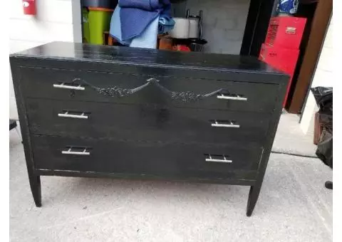 Dresser/Matching Chest of Drawers