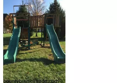 FREE - Redwood Kids Playset