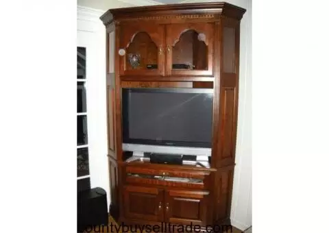 Corner TV Hutch