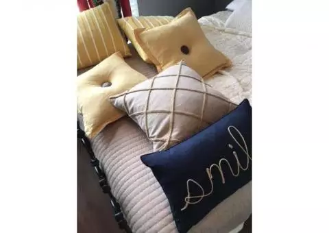 ACCESSORY PILLOWS