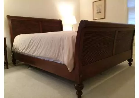 Queen size sleigh bed - Ethan Allen