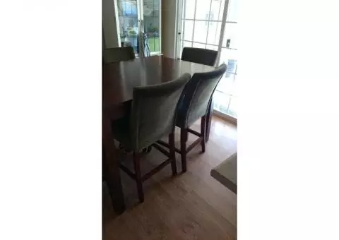 Dining table & chairs