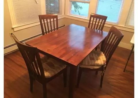 Dining Room Table and 4 Chairs