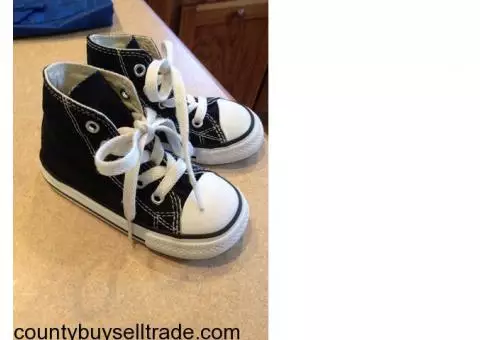Converse High Tops Size 7 Toddler