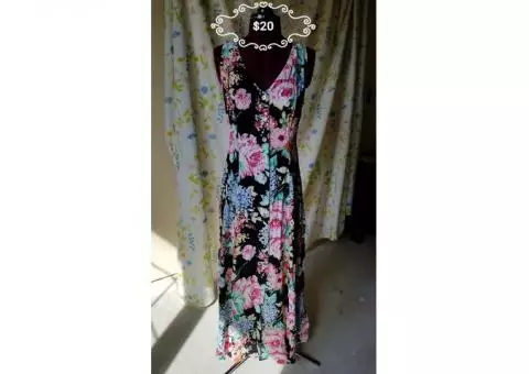 Womens 90's Floral dress. Rayon Size 9/10