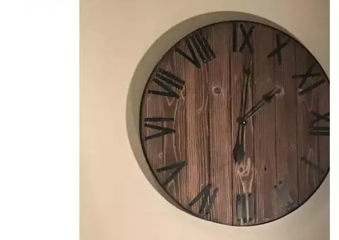 Oversized wall clock