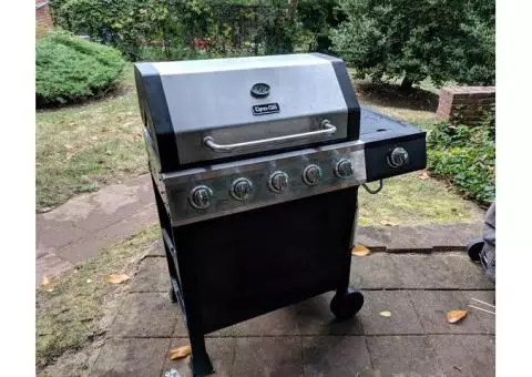 Dyna-Glo, Steel, 5 Burner Gas Grill with Propane included