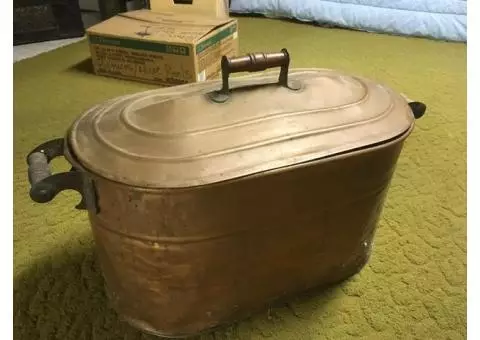 Copper tub with lid