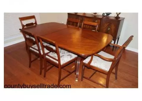 Antique mahogany dining table with 6 chairs, sideboard buffet